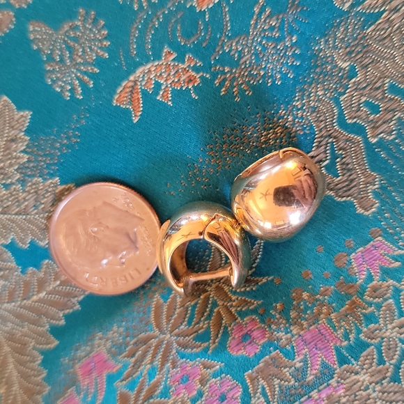 14k YG Tapered Wide Huggie Earrings (Made in Italy) - Picture 2 of 3